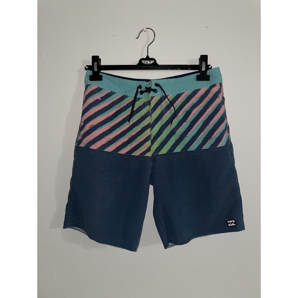 Men's size 28 billabong Board shorts blue